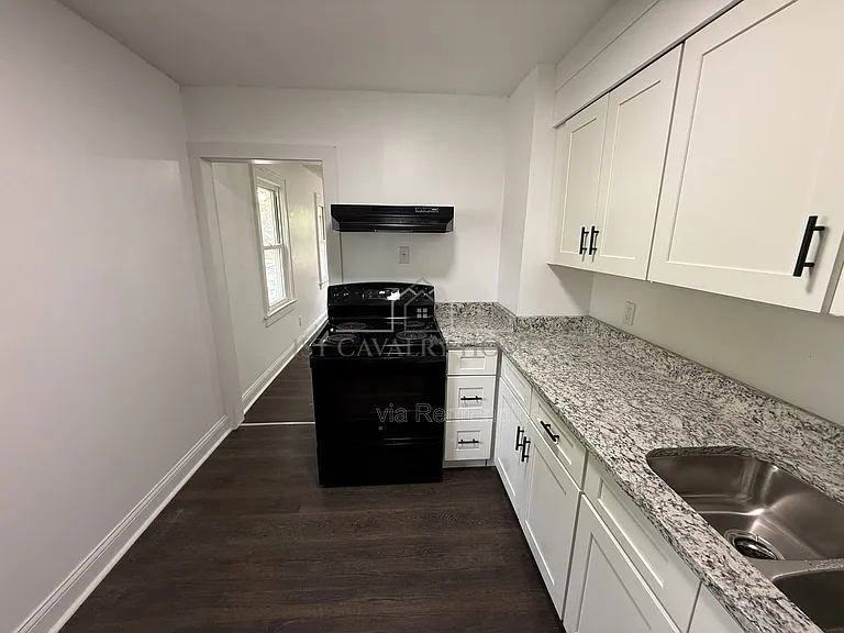 778 Ravenswood St — Photo 5