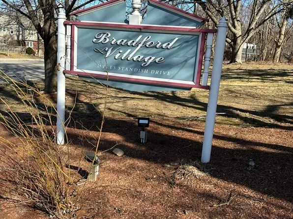 3 Myles Standish Dr Unit 7, Haverhill, MA 01835