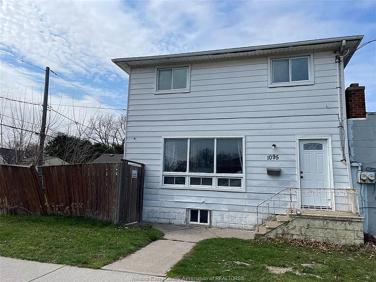 1095 Partington Ave — Photo 3