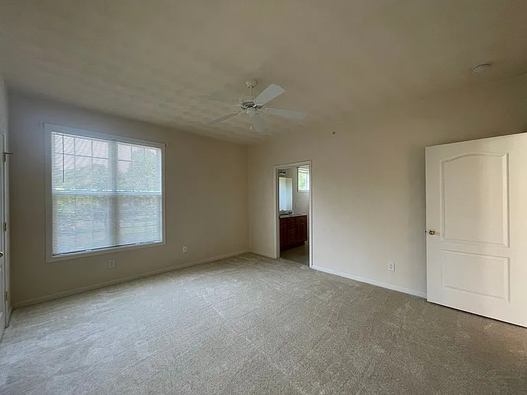 2820 Majestic Oak Ct — Photo 9