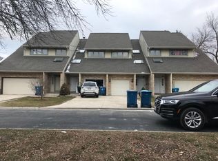 61 E Helen Rd, Palatine, IL 60067