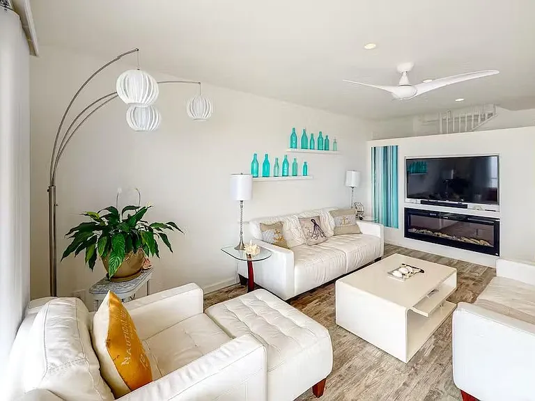 452 Oceanview Dr — Photo 4