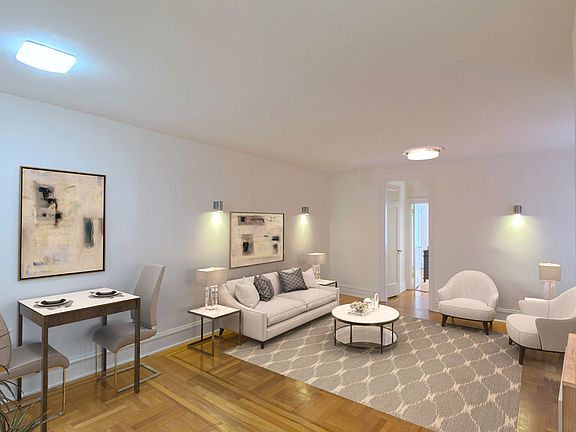 4th image of 267 W 70th St #3C