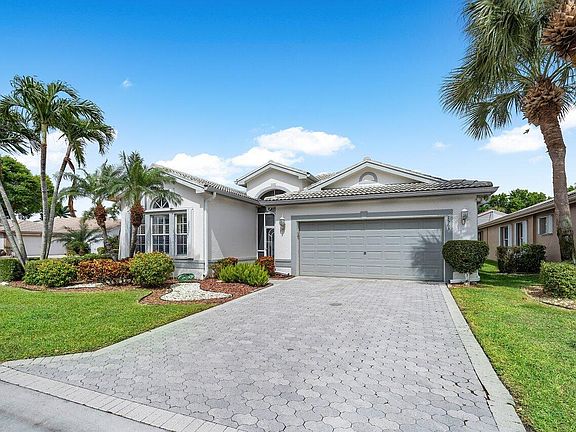 3rd image of 7563 Sagunto Street