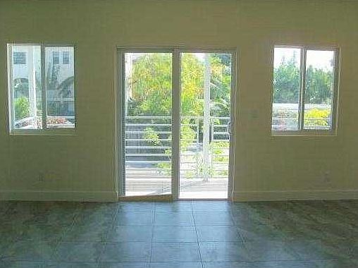 4th image of 609 NW 28th St