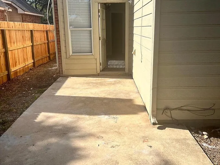 6035 Hart Fld — Photo 26