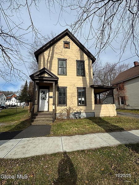 2nd image of 102 W 8th Avenue