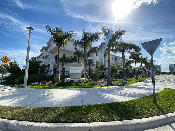4th image of 7900 NW 107th Ave #202