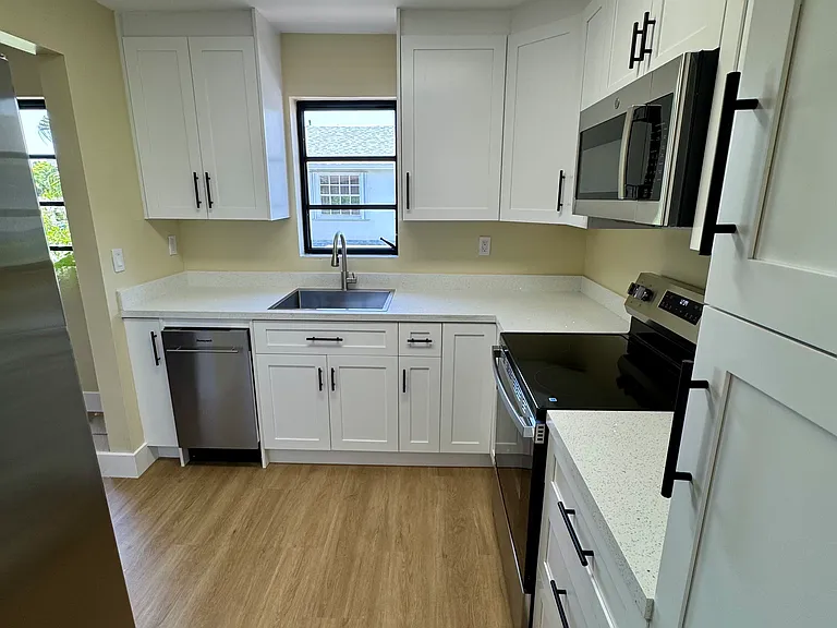 19360 SW 103rd Ct #19360 — Photo 16