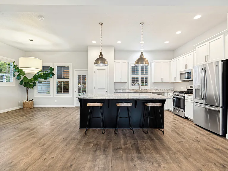 966 E Deer Arch Ln — Photo 6