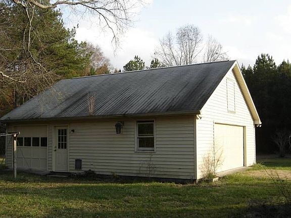 3 car garage with loft
