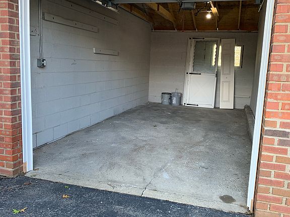 3rd image of 325 E 235th St #91