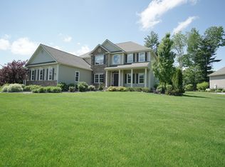 32 Tipperary Way, Ballston Lake, NY 12019