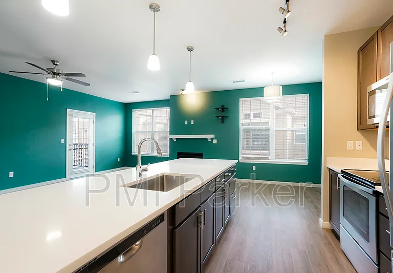 9185 Wilde Ln #302 — Photo 6