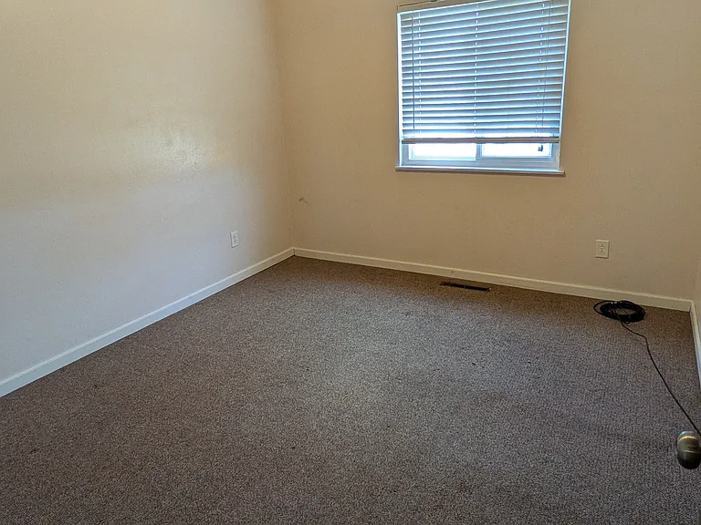 1732 Hampton S #4 — Photo 6