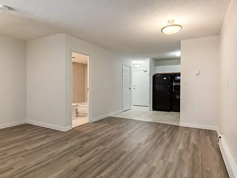 650 Meredith Rd NE — Photo 20