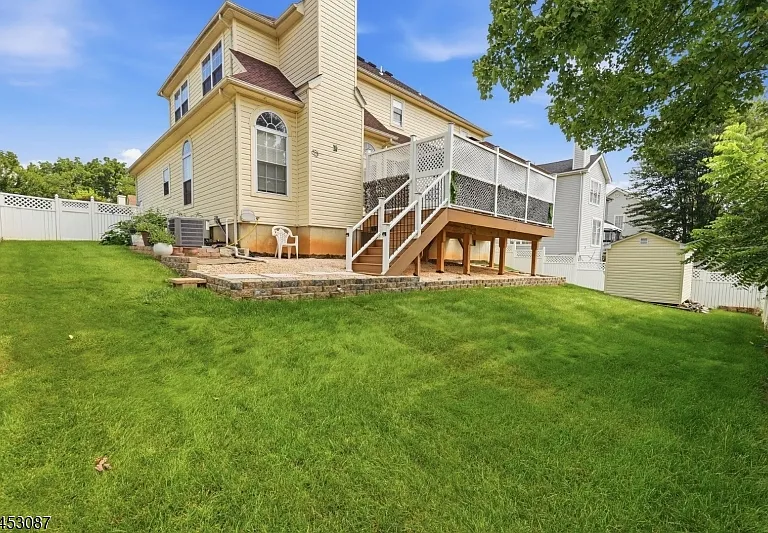 17 Grant Way — Photo 28