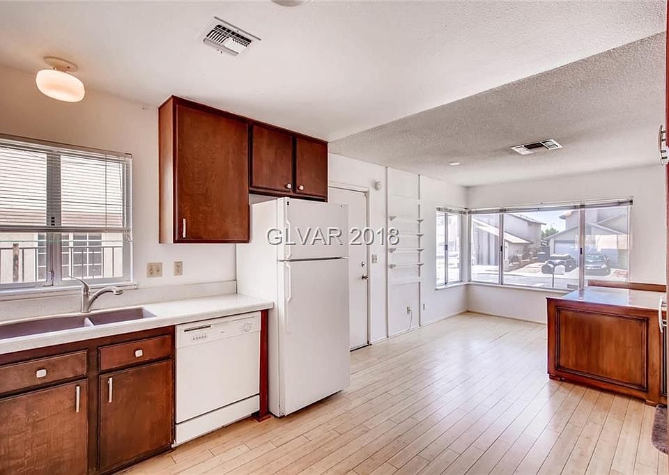 1st image of 7010 Paddington Way