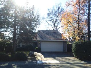 1330 Pebblewood Dr, Sacramento, CA 95833