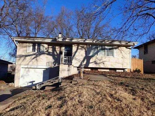 7814 Parker St, Omaha, NE 68114