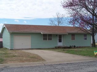 119 Sharon Dr, Carterville, MO 64835