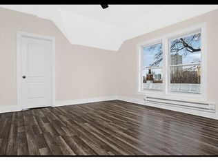 1035 W Grace St APT 3, Chicago, IL 60613