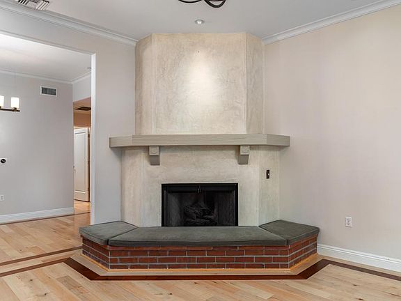 3rd image of 700 E Union St Unit 104