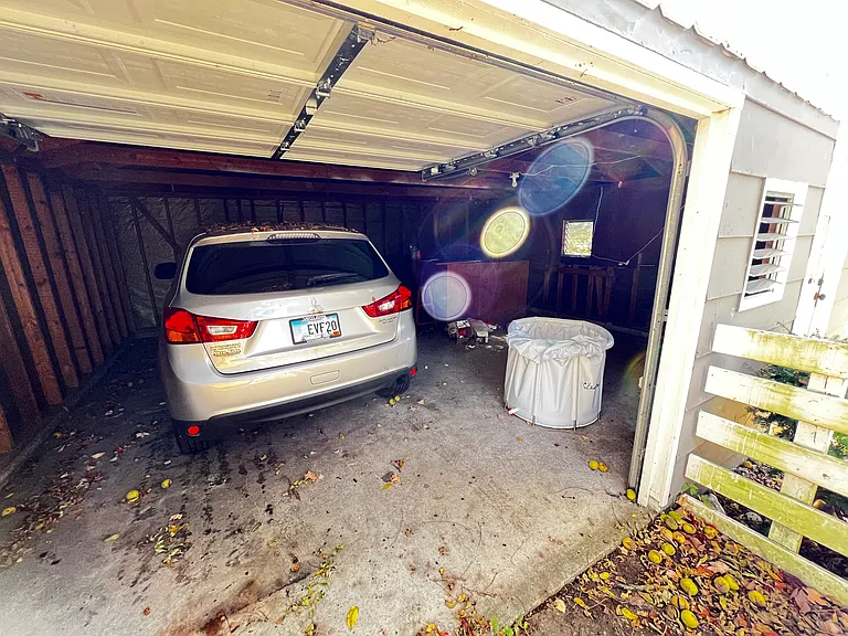 521 S Fess Ave — Photo 9