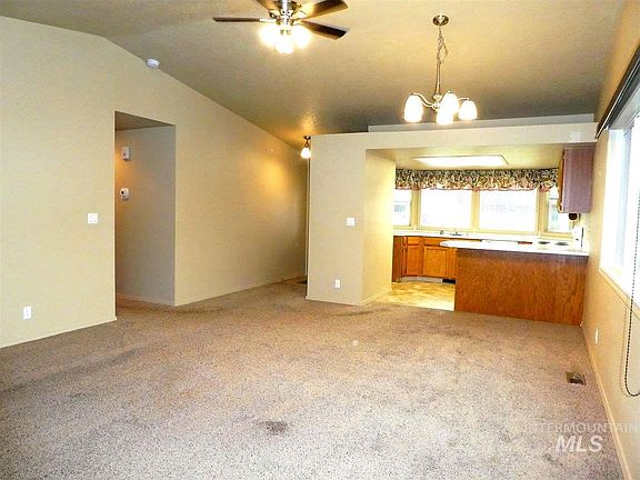 3rd image of 8320 Willowdale Dr