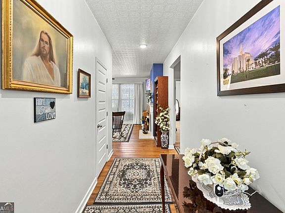 2nd image of 304 Crowley Dr