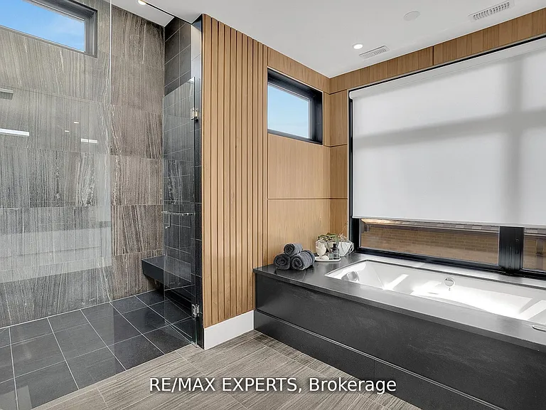 7 Woodvalley Dr — Photo 20