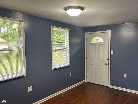 4th image of 902 E Elbert St