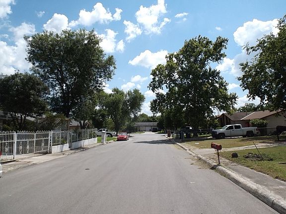 5th image of 5191 Sagamore Dr