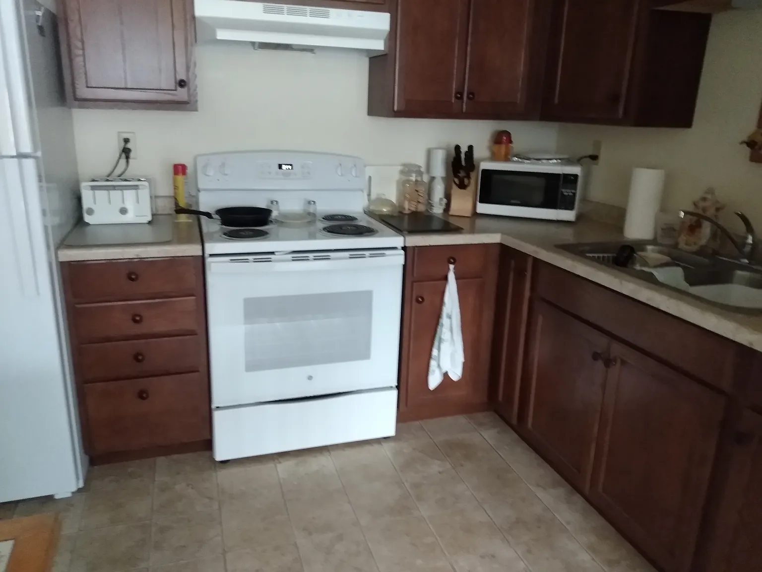 2 bed, 700 sqft, $877 — Photo 1