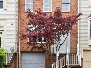 21964 Greentree Ter, Sterling, VA 20164