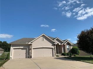 1850 Shannon Dr, Liberty, MO 64068