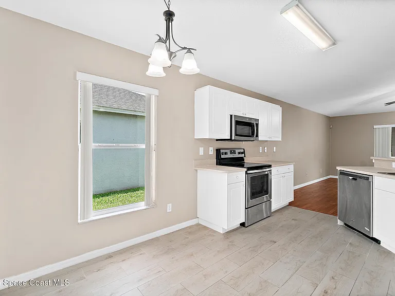 2467 Deercroft Dr — Photo 22