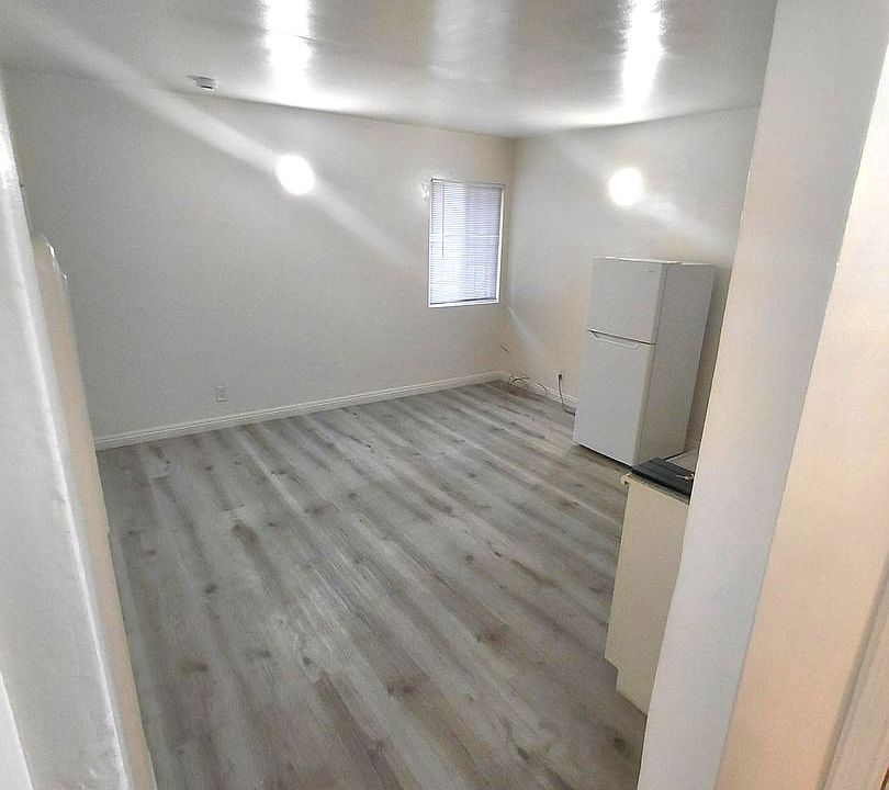 2nd image of 2232 S Western Ave APT 2