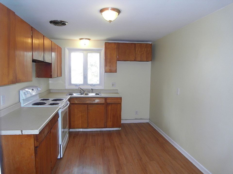 1st image of 108 Yager Dr