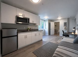 4229 7th Ave NE APT 201, Seattle, WA 98105