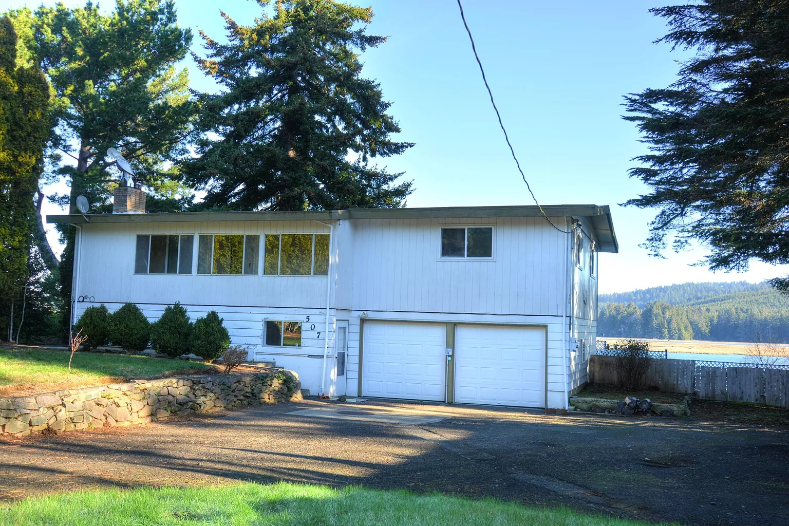 507 SE Moffitt Rd photo 1