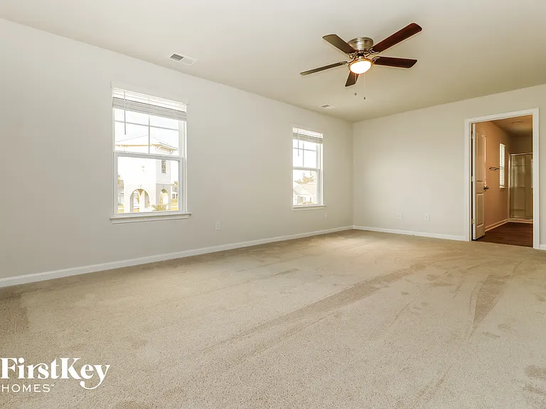 409 Zenith Blvd — Photo 11