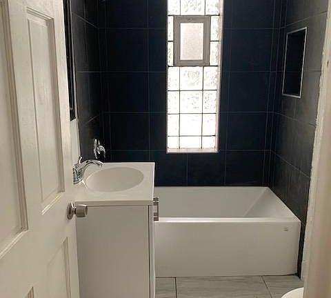 4th image of 326 E North Ave #1