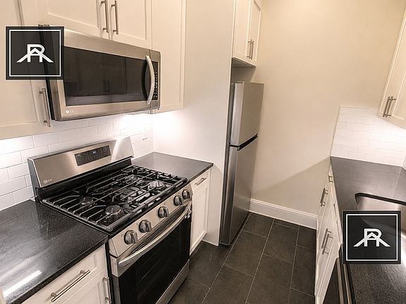 4th image of 871 Beacon St APT 2