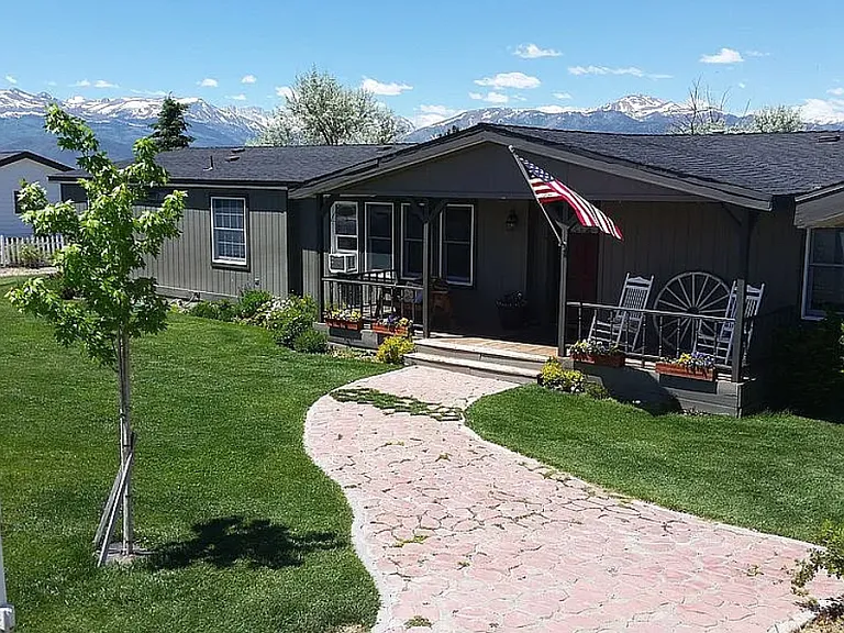231 N Buckeye Dr — Photo 1