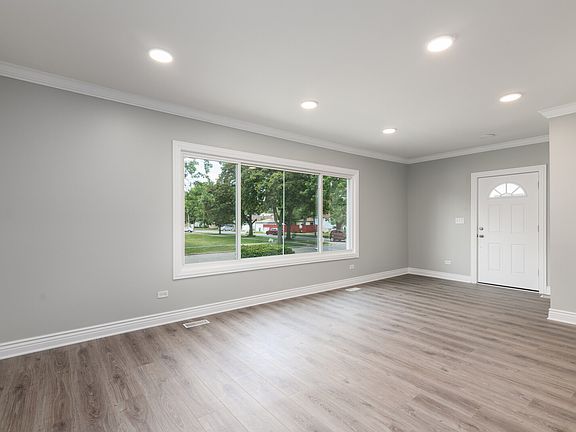 3rd image of 1903 S 18th Ave