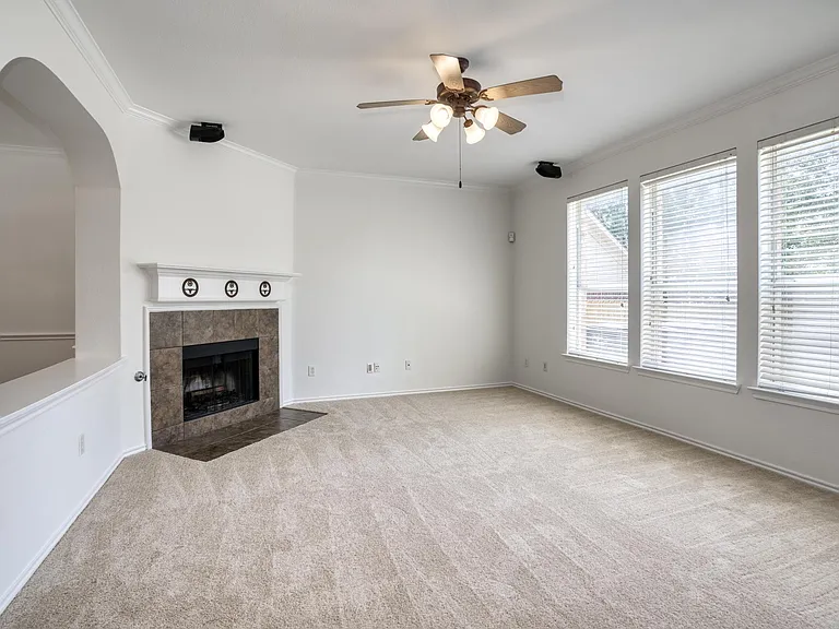 9909 Delamere Dr — Photo 8