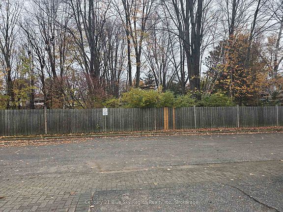 3rd image of 450 Lakeshore Dr #G3