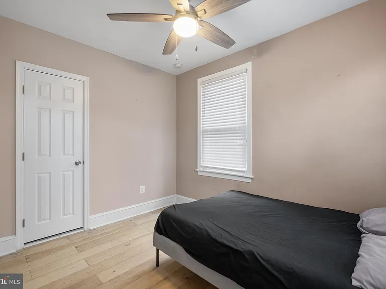 1526 V St SE #2 — Photo 16