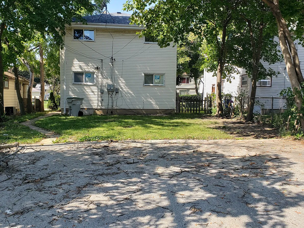 3 bed, 650 sqft, $1,250 — Photo 2